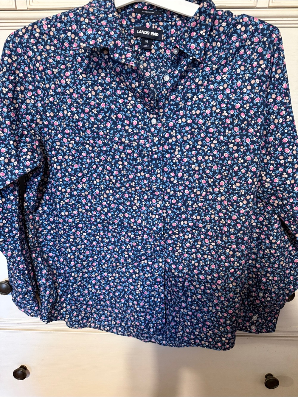 Women’s Lands' End Navy Floral button down shirt with Pink & Cream Blossoms
